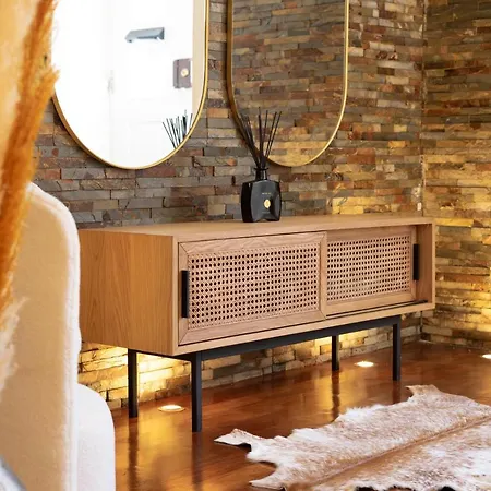 Charming In Historic House Apartment