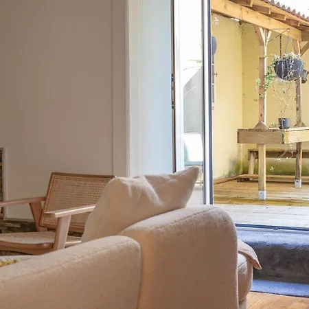 Charming In Historic House Coimbra