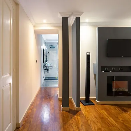 Charming In Historic House Apartment Coimbra