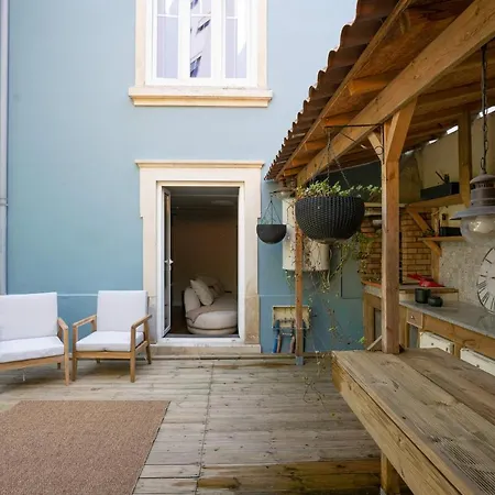 Charming In Historic House *