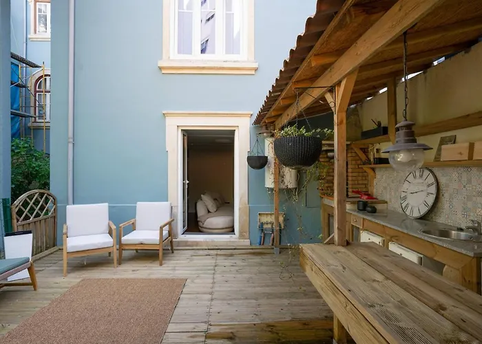 Charming In Historic House *